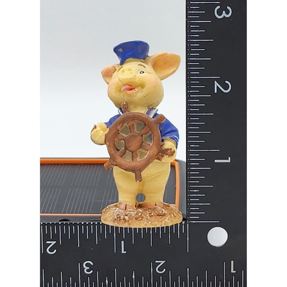 Sailor Pig figurines with anchor, helm. LOT OF 2 Resin 2.5in tall. Vintage Farm - Picture 10 of 13